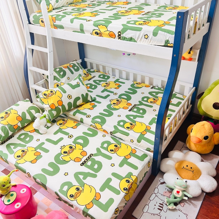 91家纺网 家纺一手货源 找家纺 小虾米 2023新款上下铺小黄鸭系列全棉床笠（可定制） 字母鸭