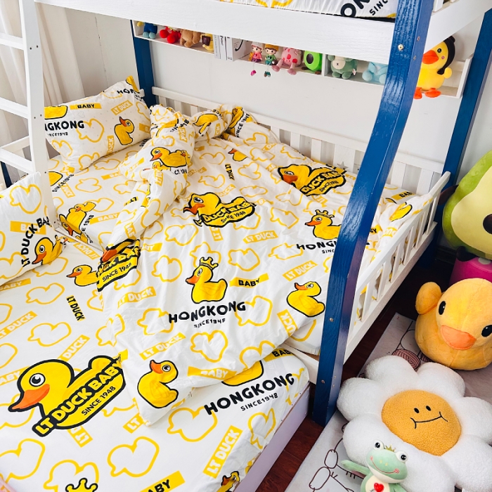 91家纺网 家纺一手货源 找家纺 小虾米 2023新款上下铺小黄鸭系列全棉被套 航帆启航