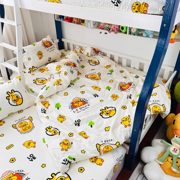 91家纺网 家纺一手货源 找家纺 小虾米 2023新款上下铺小黄鸭系列全棉被套 皇冠假日