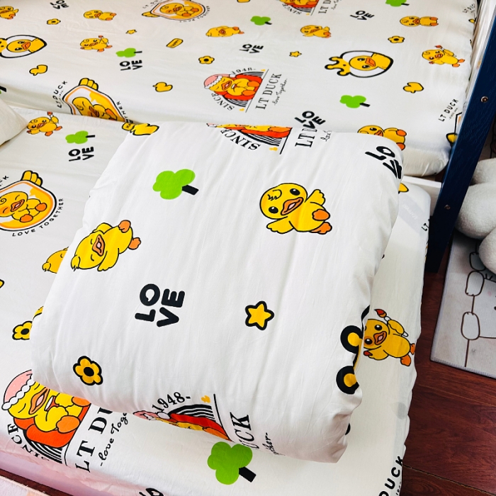 91家纺网 家纺一手货源 找家纺 小虾米 2023新款上下铺小黄鸭系列全棉被套 皇冠假日