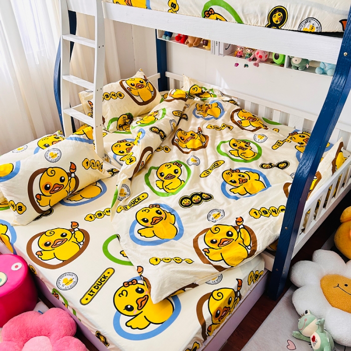 91家纺网 家纺一手货源 找家纺 小虾米 2023新款上下铺小黄鸭系列全棉被套 萌鸭一族