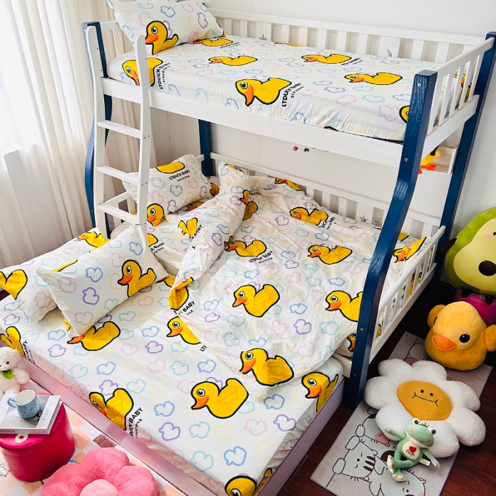 91家纺网 家纺一手货源 找家纺 小虾米 2023新款上下铺小黄鸭系列全棉被套 五彩缤纷
