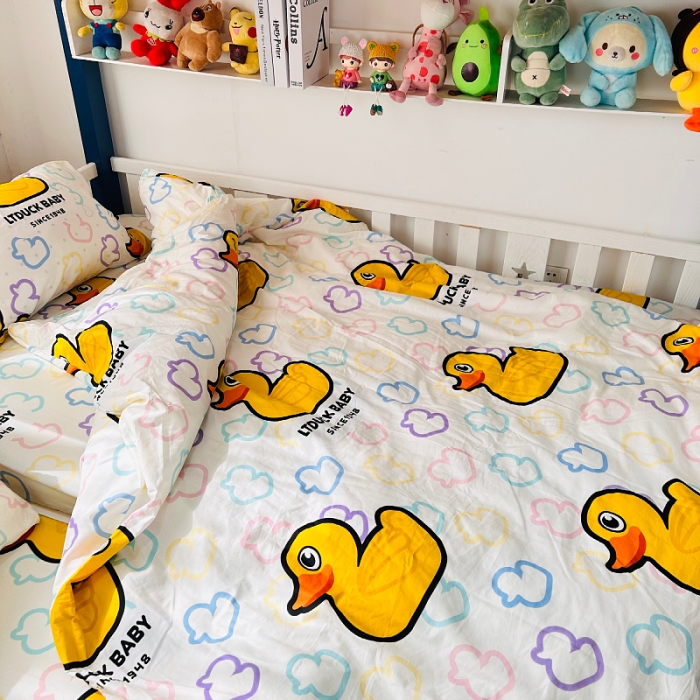 91家纺网 家纺一手货源 找家纺 小虾米 2023新款上下铺小黄鸭系列全棉被套 五彩缤纷