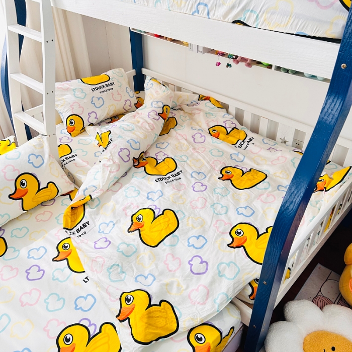 91家纺网 家纺一手货源 找家纺 小虾米 2023新款上下铺小黄鸭系列全棉被套 五彩缤纷