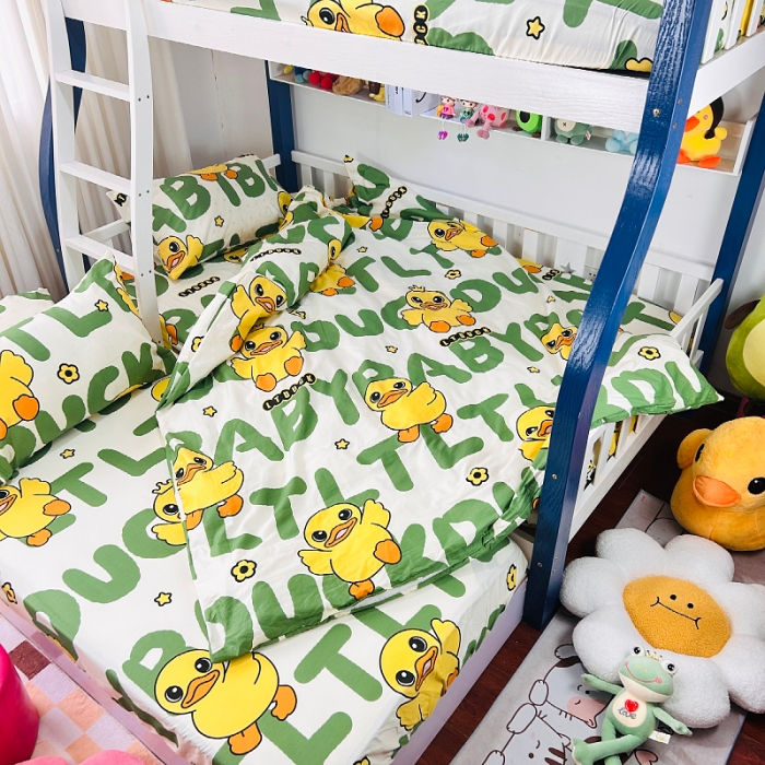 91家纺网 家纺一手货源 找家纺 小虾米 2023新款上下铺小黄鸭系列全棉被套 字母鸭