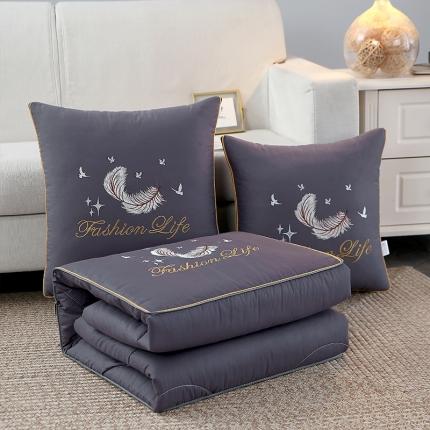 91家纺网 家纺一手货源 找家纺 照世2023新款13372全棉简约羽毛系列抱枕被 深灰