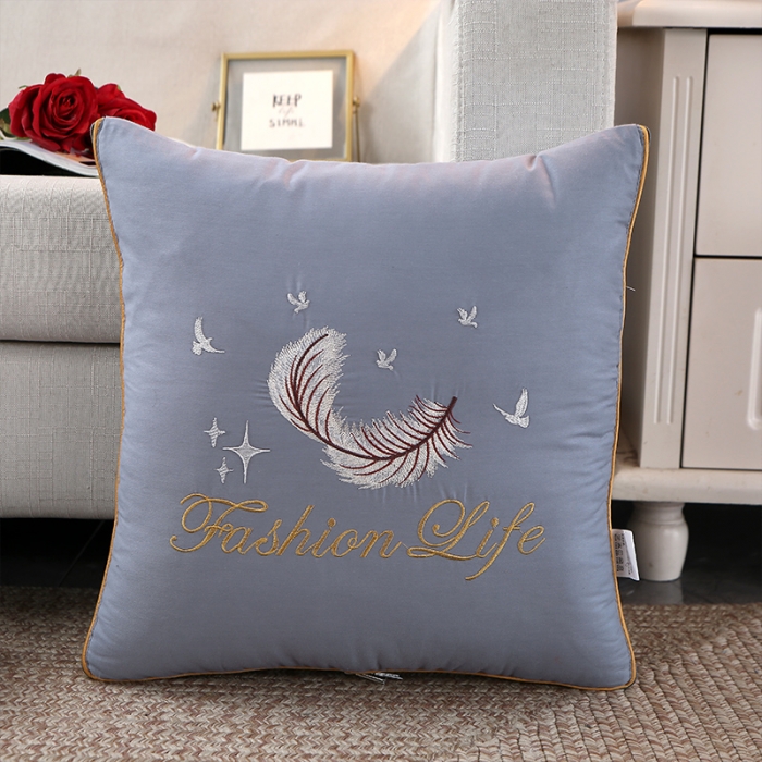 91家纺网 家纺一手货源 找家纺 照世2023新款13372全棉简约羽毛系列抱枕被 灰色