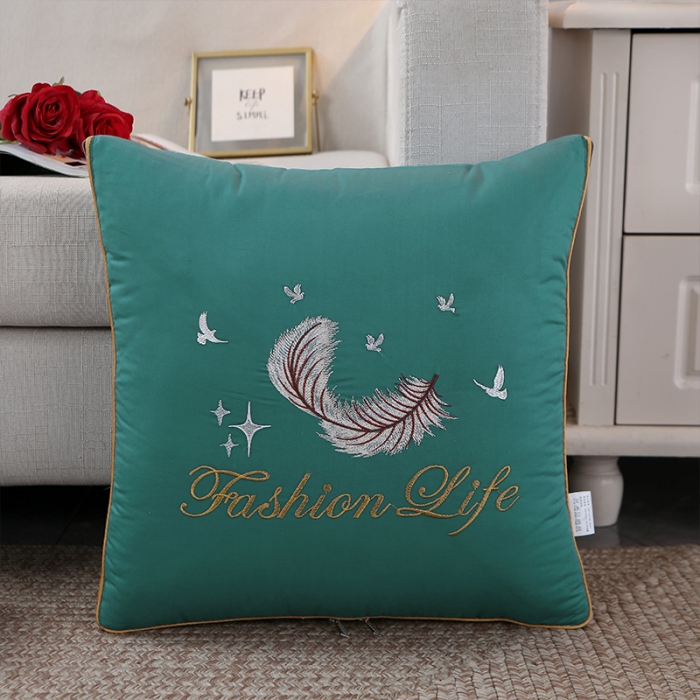 91家纺网 家纺一手货源 找家纺 照世2023新款13372全棉简约羽毛系列抱枕被 绿色