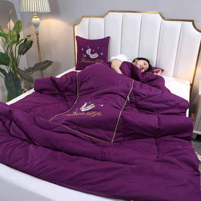 91家纺网 家纺一手货源 找家纺 照世2023新款13372全棉简约羽毛系列抱枕被 紫色