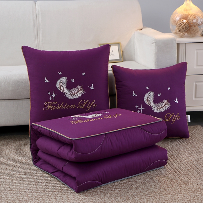 91家纺网 家纺一手货源 找家纺 照世2023新款13372全棉简约羽毛系列抱枕被 紫色