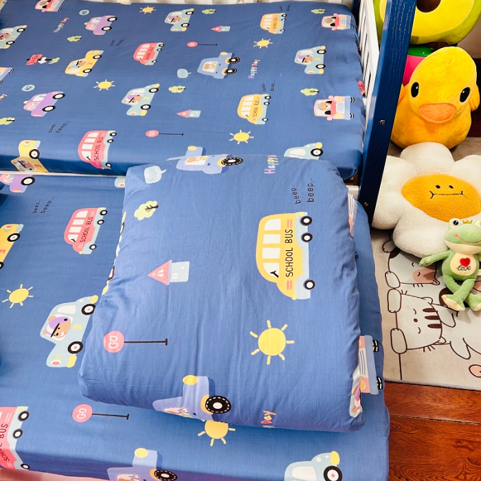 91家纺网 家纺一手货源 找家纺 小虾米 2023新款卡通系列全棉被套 宝宝巴士蓝