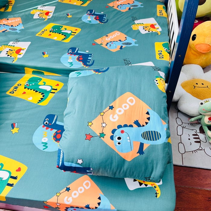 91家纺网 家纺一手货源 找家纺 小虾米 2023新款卡通系列全棉被套 恐龙家族绿