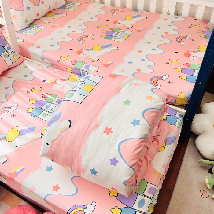 91家纺网 家纺一手货源 找家纺 小虾米 2023新款卡通系列全棉被套 甜甜的梦粉