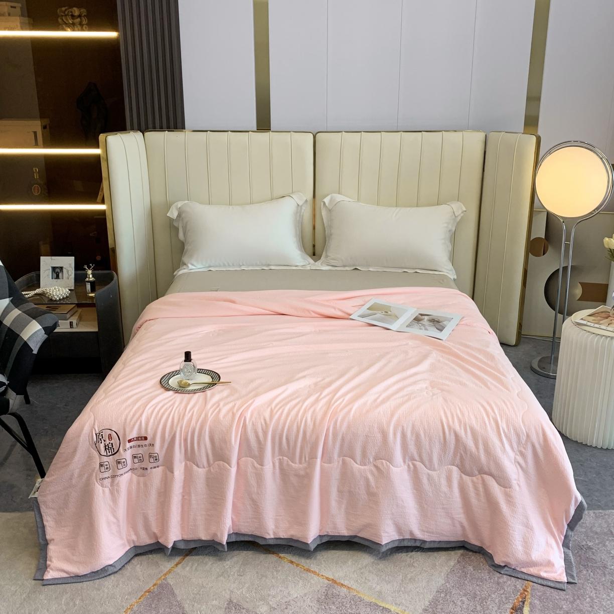 91家纺网 家纺一手货源 找家纺 爱宝 2025新款泡泡纱夏被 泡泡纱-粉色