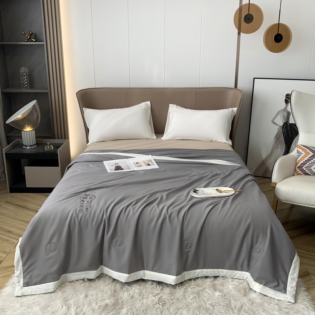 91家纺网 家纺一手货源 找家纺 2025爱宝被业手包边原棉被直播夏凉被 灰色