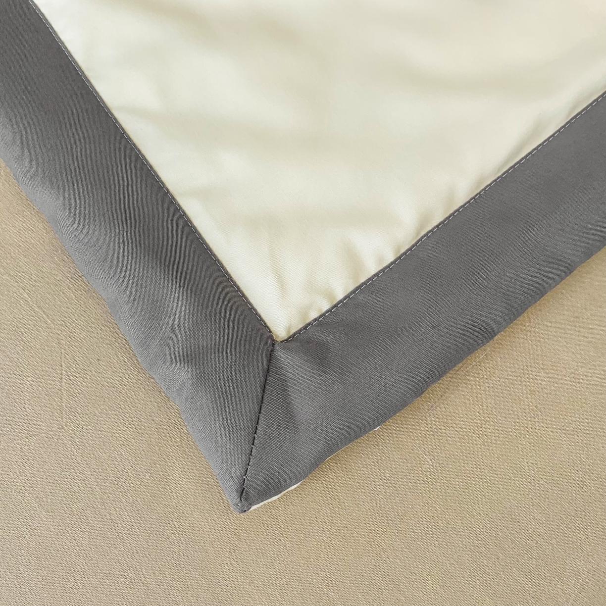 91家纺网 家纺一手货源 找家纺 2025爱宝被业手包边原棉被直播夏凉被 浅黄