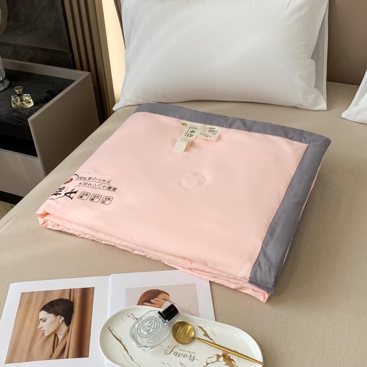 91家纺网 家纺一手货源 找家纺 2025爱宝被业手包边原棉被直播夏凉被 粉色