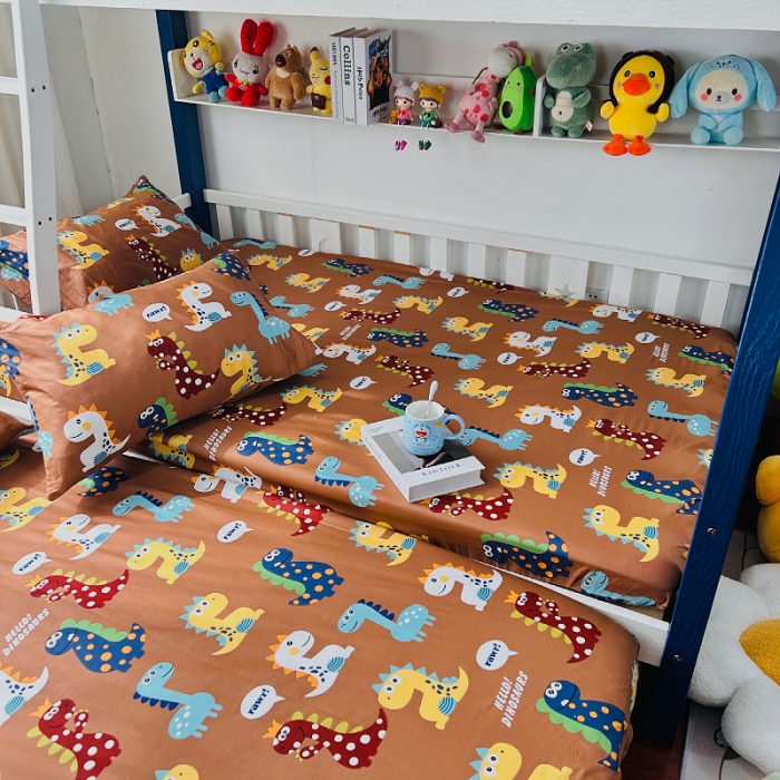 91家纺网 家纺一手货源 找家纺 小虾米 2023新款卡通系列全棉床笠（可定制） 恐龙日记咖