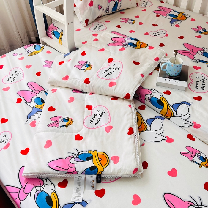 91家纺网 家纺一手货源 找家纺 小虾米 2023新款卡通系列全棉夏被 黛西公主