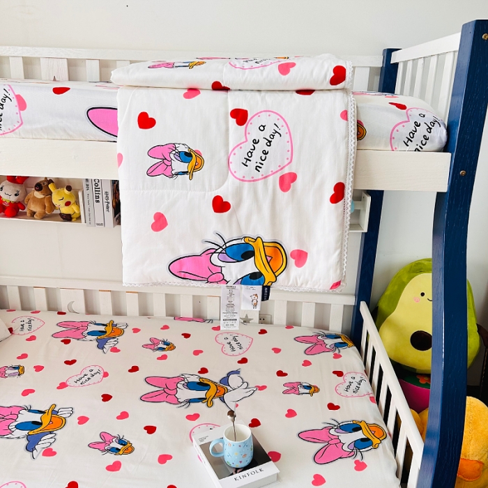 91家纺网 家纺一手货源 找家纺 小虾米 2023新款卡通系列全棉夏被 黛西公主