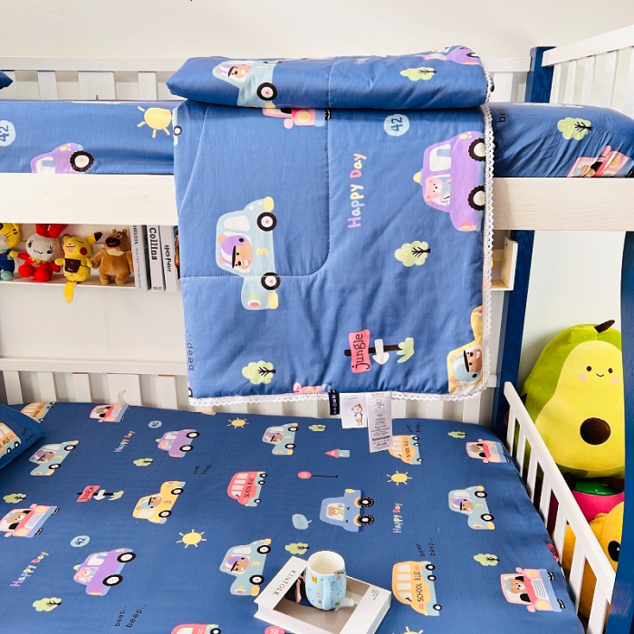 91家纺网 家纺一手货源 找家纺 小虾米 2023新款卡通系列全棉夏被 宝宝巴士蓝