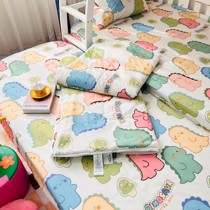 91家纺网 家纺一手货源 找家纺 小虾米 2023新款卡通系列全棉夏被 活力恐龙