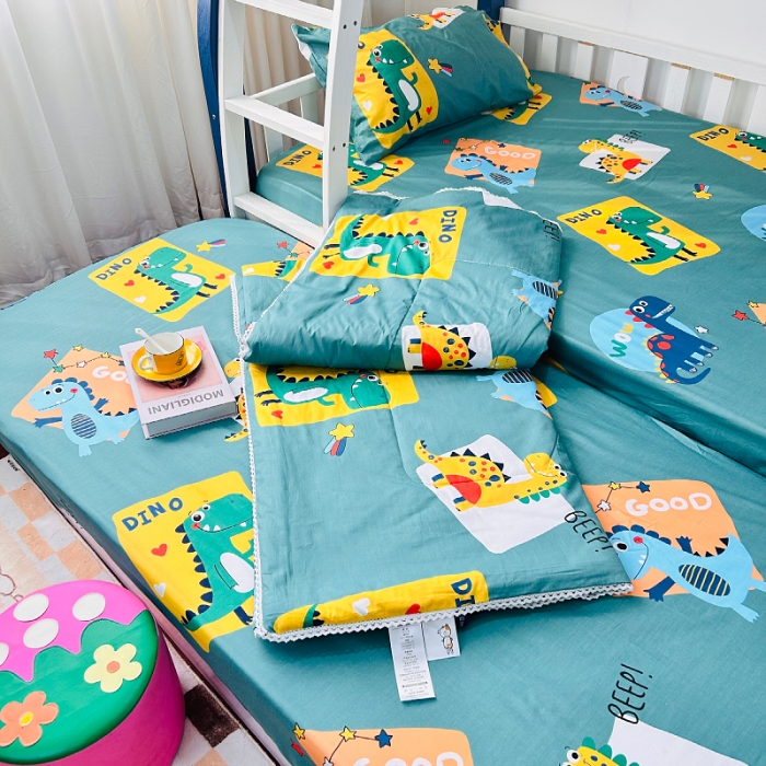 91家纺网 家纺一手货源 找家纺 小虾米 2023新款卡通系列全棉夏被 恐龙家族绿