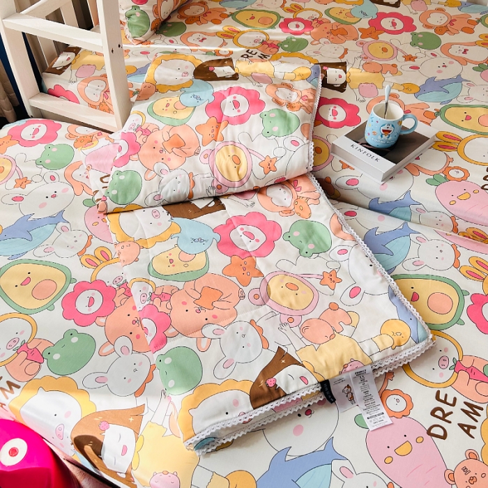 91家纺网 家纺一手货源 找家纺 小虾米 2023新款卡通系列全棉夏被 萝卜女孩