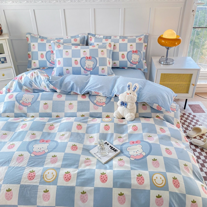 91家纺网 家纺一手货源 找家纺 帛织澜  2025新款全棉喷气12868系列纯棉四件套 草莓小熊-兰