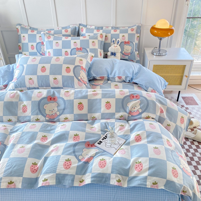 91家纺网 家纺一手货源 找家纺 帛织澜  2025新款全棉喷气12868系列纯棉四件套 草莓小熊-兰