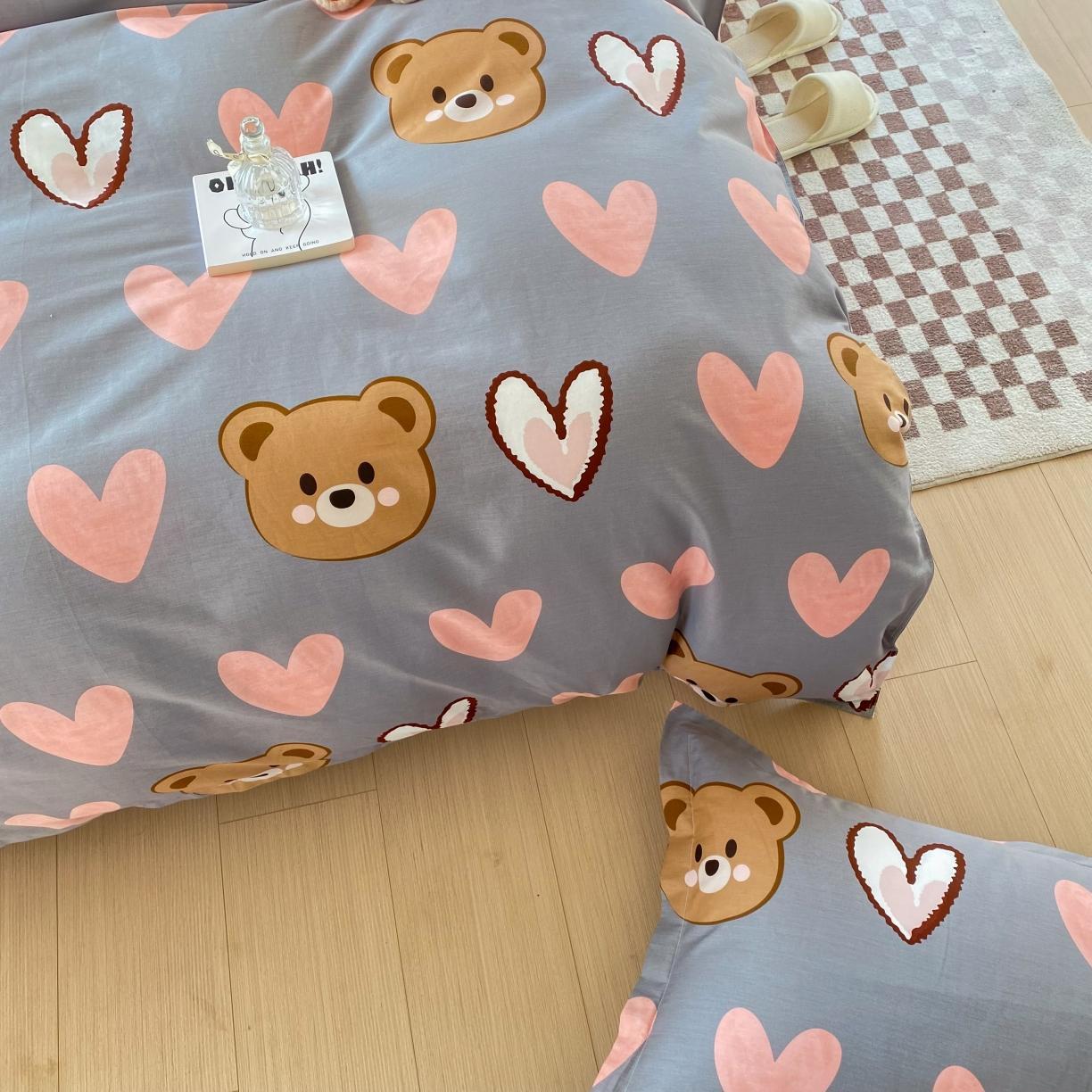 91家纺网 家纺一手货源 找家纺 帛织澜  2025新款全棉喷气12868系列纯棉四件套 多米熊-咖