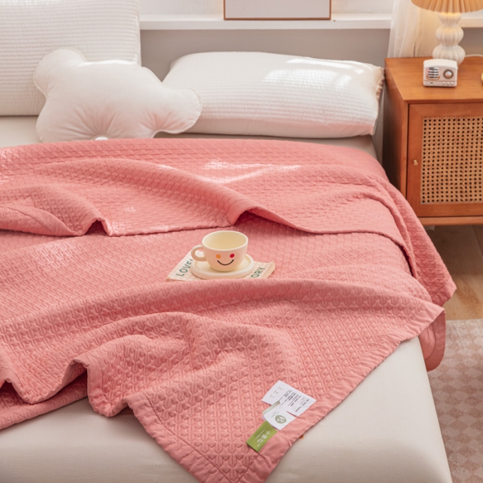 91家纺网 家纺一手货源 找家纺 卡奥  2023新款天丝床盖夏被 绯樱粉