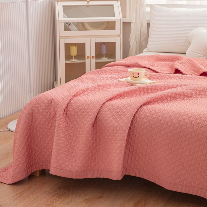 91家纺网 家纺一手货源 找家纺 卡奥  2023新款天丝床盖夏被 绯樱粉