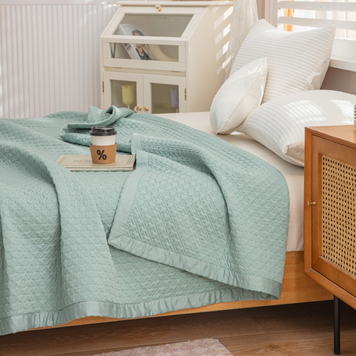 91家纺网 家纺一手货源 找家纺 卡奥  2023新款天丝床盖夏被 莫兰迪绿