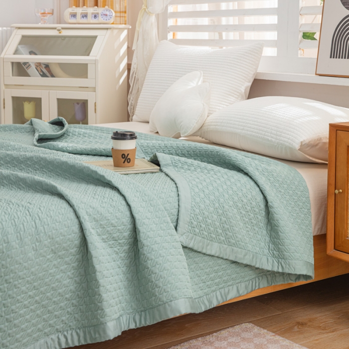 91家纺网 家纺一手货源 找家纺 卡奥  2023新款天丝床盖夏被 莫兰迪绿