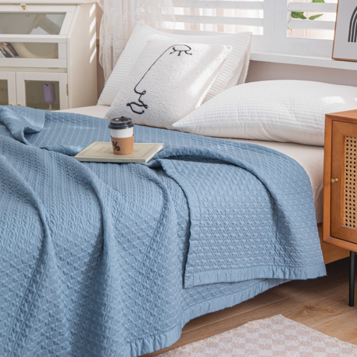 91家纺网 家纺一手货源 找家纺 卡奥  2023新款天丝床盖夏被 鸢尾蓝