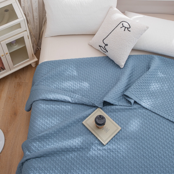 91家纺网 家纺一手货源 找家纺 卡奥  2023新款天丝床盖夏被 鸢尾蓝
