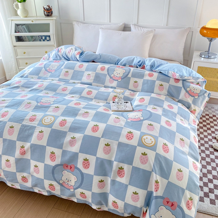 91家纺网 家纺一手货源 找家纺 帛织澜 2025新款全棉喷气12868系列纯棉单被套 草莓小熊-兰