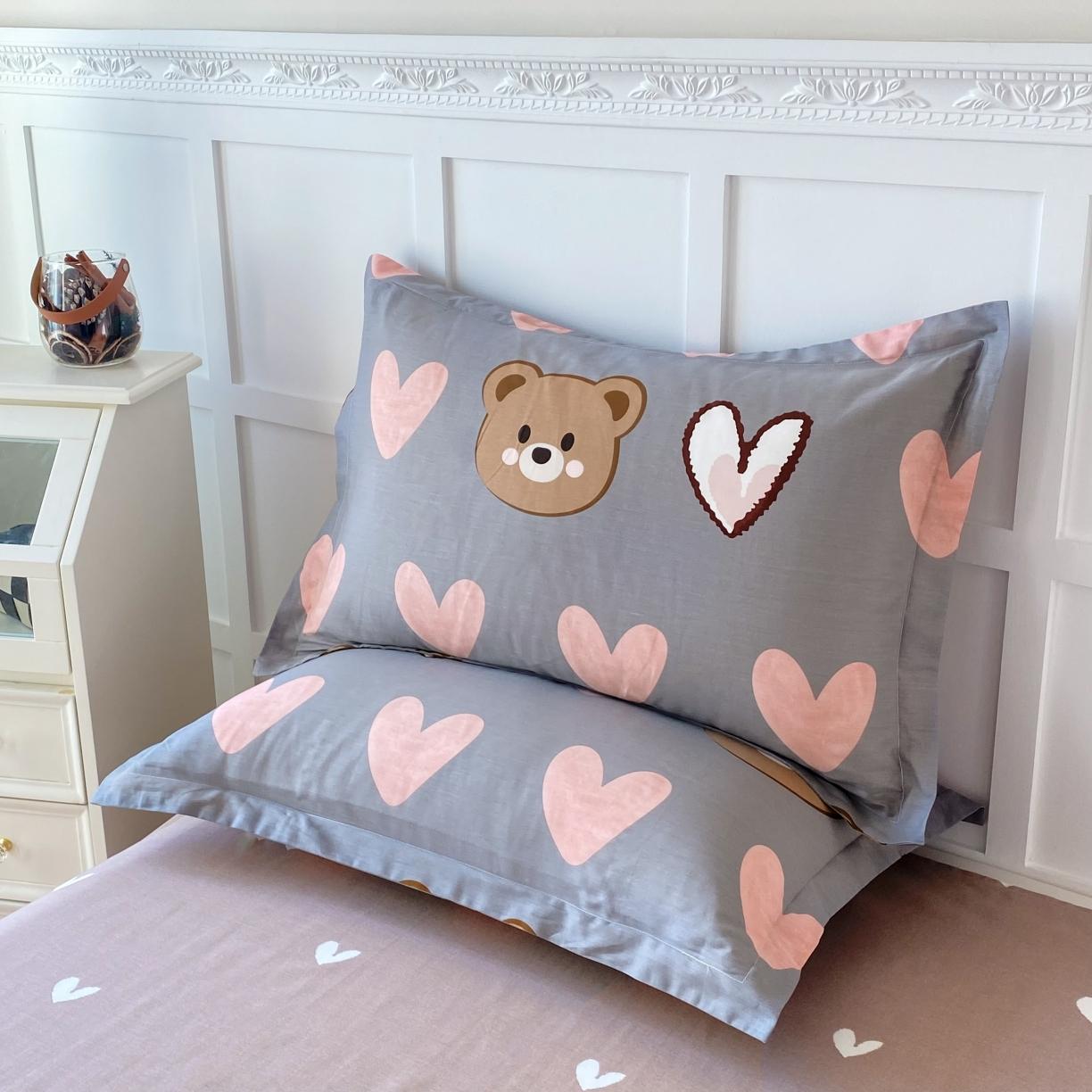 91家纺网 家纺一手货源 找家纺 帛织澜  2025新款全棉喷气12868系列纯棉枕套 多米熊-咖