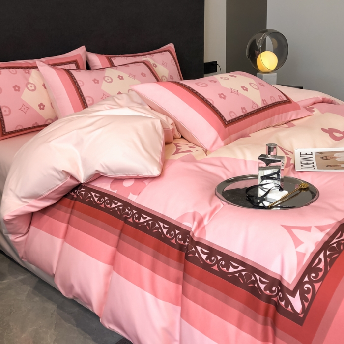 91家纺网 家纺一手货源 找家纺 花沐 2025新款轻奢潮牌亲肤棉纯棉四件套 轻奢粉色老花