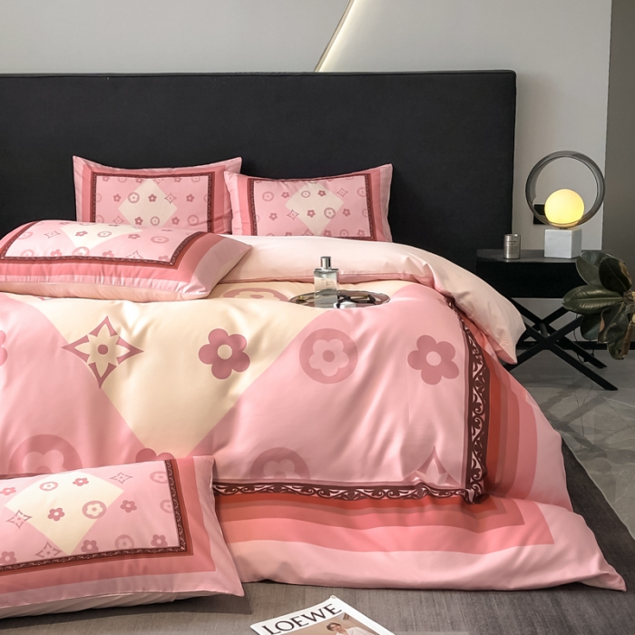 91家纺网 家纺一手货源 找家纺 花沐 2025新款轻奢潮牌亲肤棉纯棉四件套 轻奢粉色老花