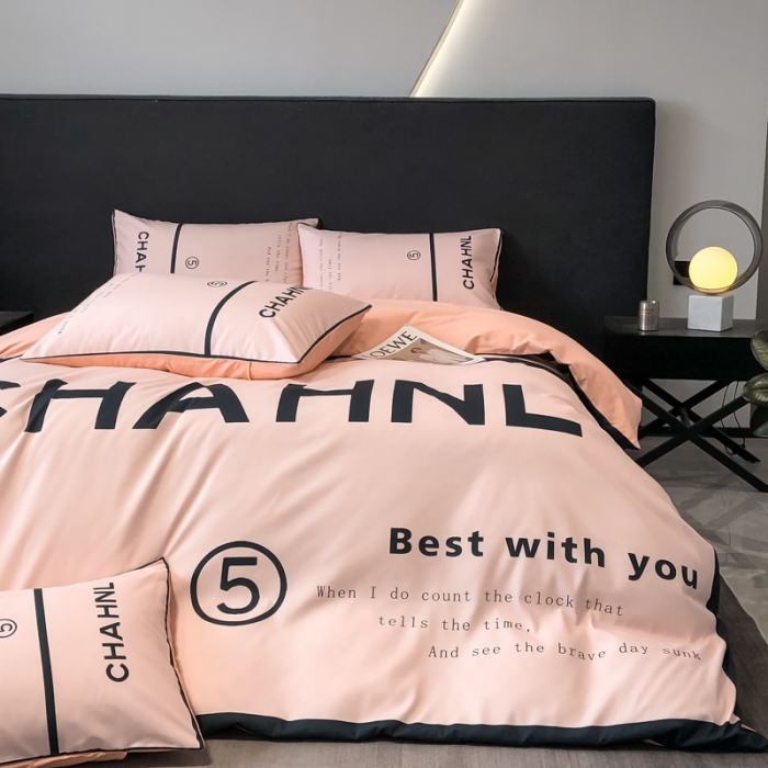 91家纺网 家纺一手货源 找家纺 花沐 2025新款轻奢潮牌亲肤棉纯棉四件套 小香风粉色