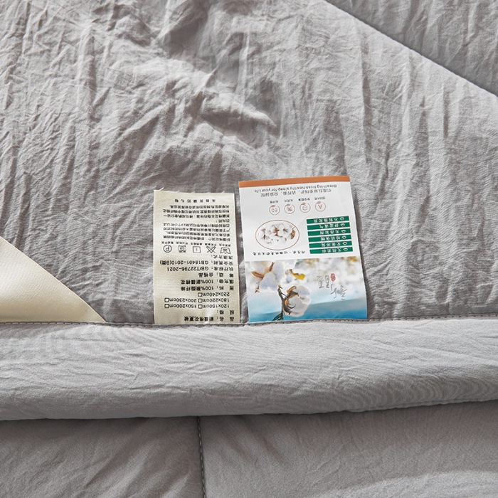 91家纺网 家纺一手货源 找家纺 千百笠 新疆纯棉花宽边绣花款全棉水洗棉夏凉被空调被薄款春秋被 贵族灰