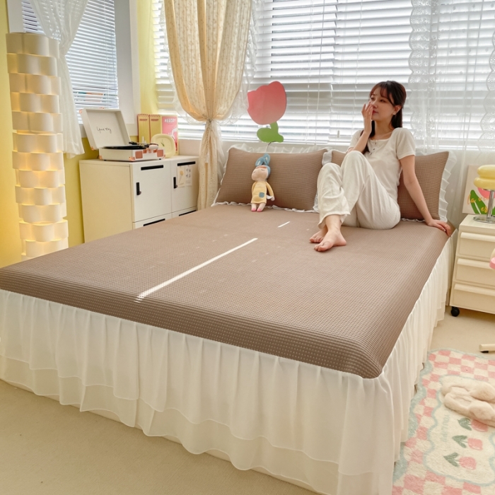 91家纺网 家纺一手货源 找家纺 川悦生活2023新款雪纺极速凉感凉豆豆床裙凉席三件套 贝昔-咖色