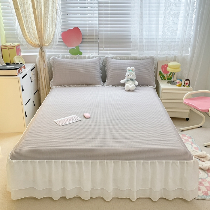 91家纺网 家纺一手货源 找家纺 川悦生活2023新款雪纺极速凉感凉豆豆床裙凉席三件套 贝昔-奶灰色