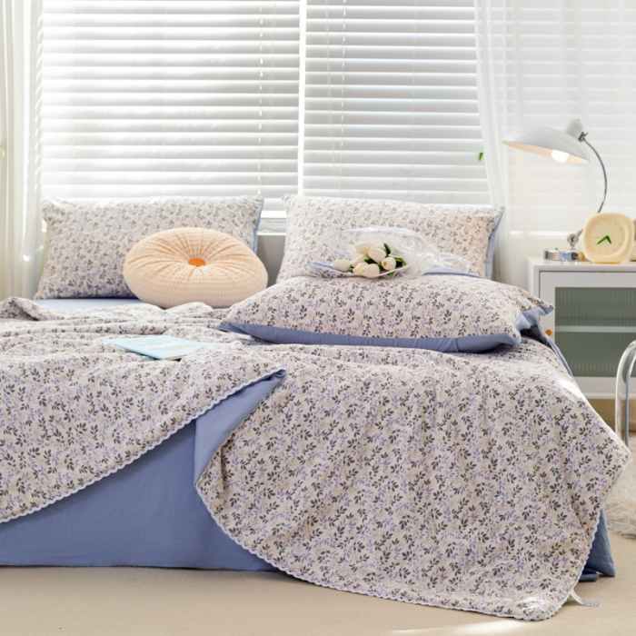 91家纺网 家纺一手货源 找家纺 羋多 2024新款小清新花边水洗棉夏被夏被四件套浪漫初夏
