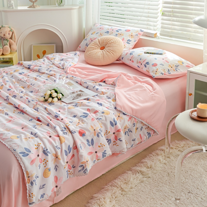 91家纺网 家纺一手货源 找家纺 羋多 2024新款小清新花边水洗棉夏被夏被四件套浅夏时光