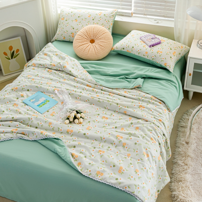 91家纺网 家纺一手货源 找家纺 羋多 2024新款小清新花边水洗棉夏被夏被四件套相伴花开