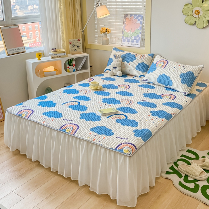 91家纺网 家纺一手货源 找家纺 金爱家 2023新款凉感丝乳胶软凉席床裙款三件套 彩虹云朵