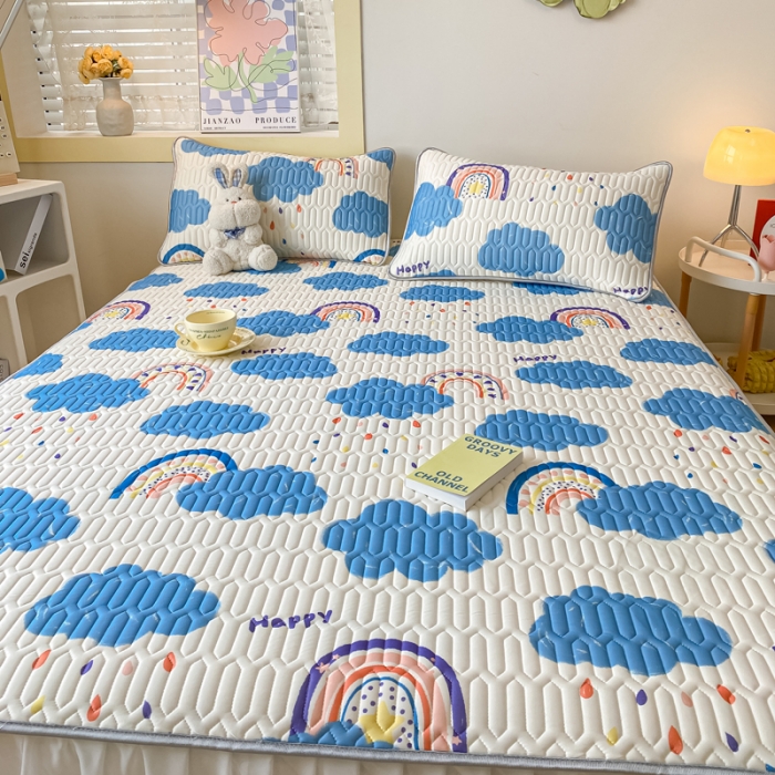 91家纺网 家纺一手货源 找家纺 金爱家 2023新款凉感丝乳胶软凉席床裙款三件套 彩虹云朵